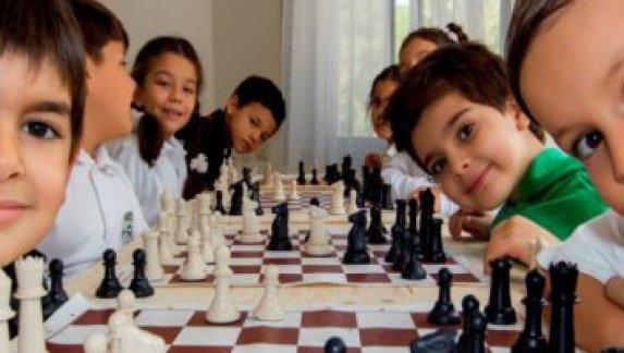 Satrançta Mahmut Esat Anadolu Lisesi Şampiyon