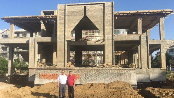 Adil Camii inşaatını Recep Tunçoğlu hocamızla gezdik. 