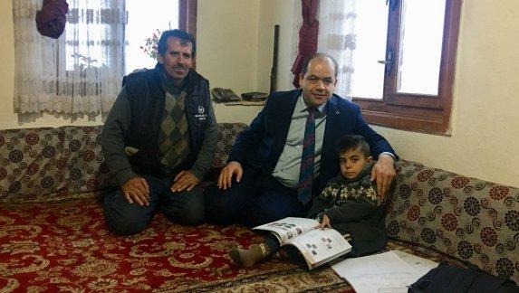 Saraycık köyünde yaşayan, 7 yaşındaki bedensel engelli Muhammedi ziyaret ettik.