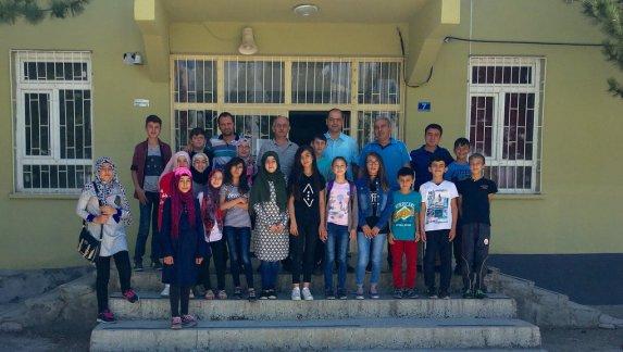 Kesecik Şehit Emre Horoz Ortaokulunda haftasonları da devam destekleme kurslarını ziyaret ettik
