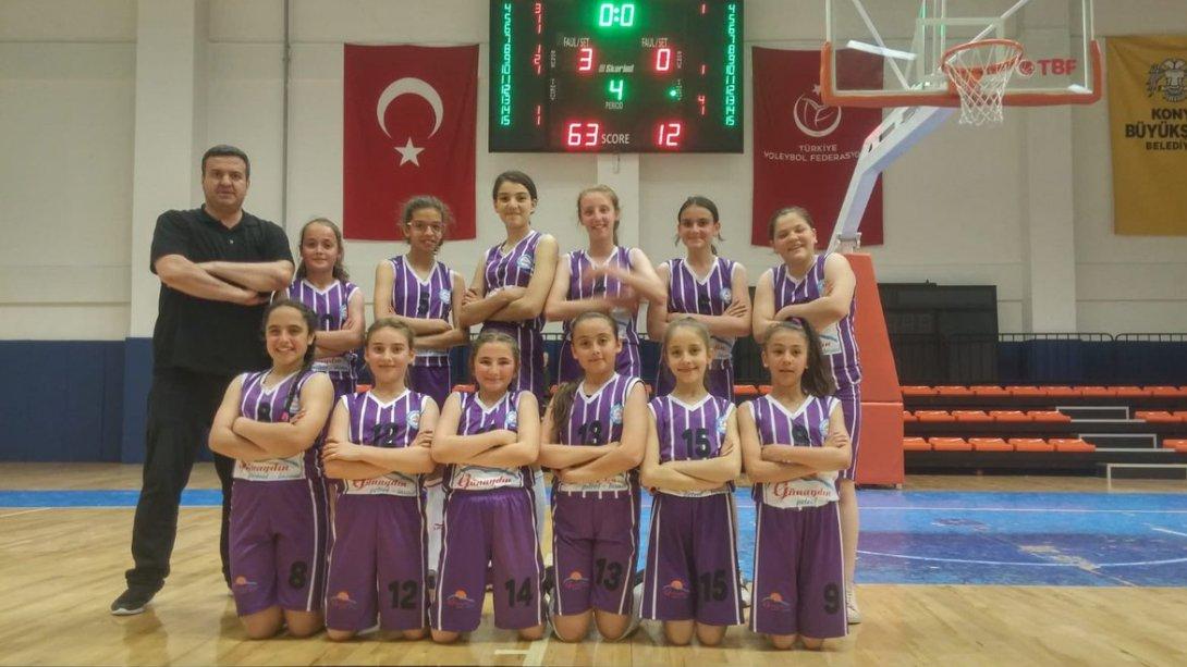 Mahmut Esat Ortaokulu Kız Basketbol Takımı, ortaokullar arası yapılan karşılaşmalar sonunda, Konya Şampiyonu oldu. 