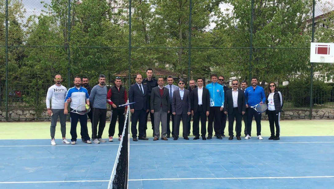 Seydişehir Anadolu Lisesi ve Okullar Bölgesinde iki adet Tenis Kortunu hizmeti açtık.