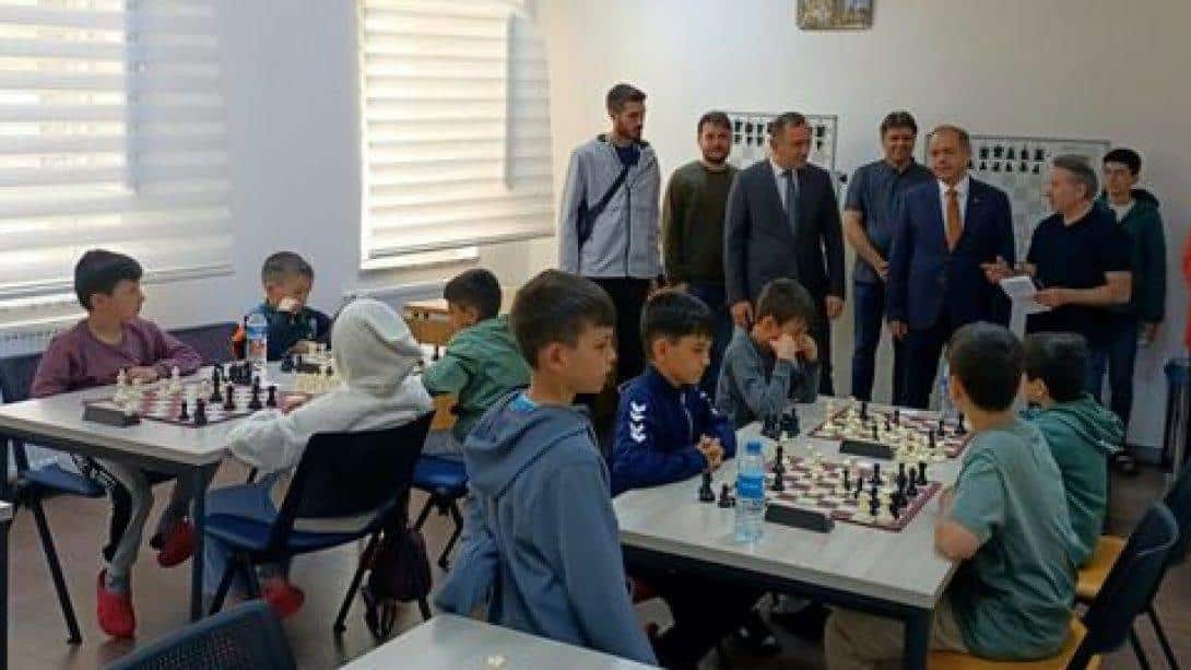 Seydişehir Kaymakamlığı 23 Nisan Ulusal Egemenlik Çocuk Bayramı Satranç Turnuvası İlkokul öğrencilerimizin katılımıyla yapıldı.